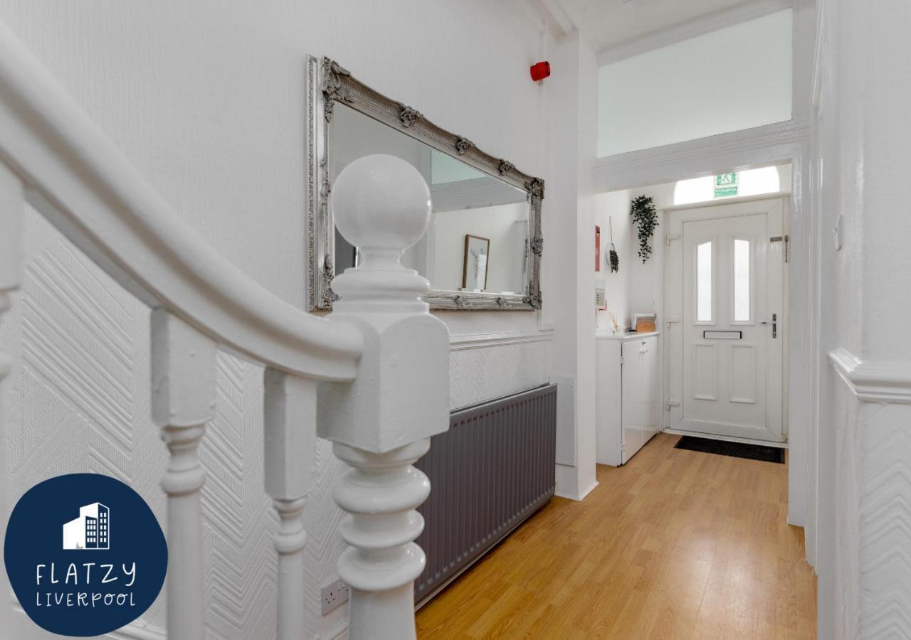 Flatzy - 6 Bed Oasis Close To Football Stadiums 利物浦 外观 照片