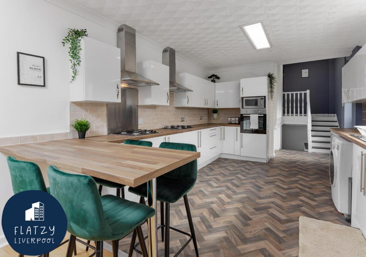 Flatzy - 6 Bed Oasis Close To Football Stadiums 利物浦 外观 照片