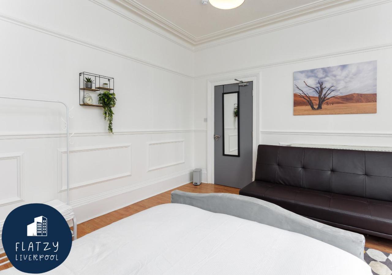 Flatzy - 6 Bed Oasis Close To Football Stadiums 利物浦 外观 照片